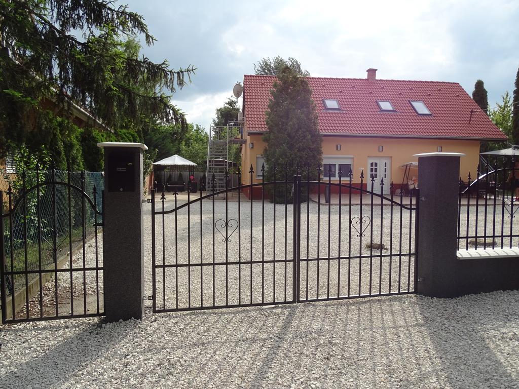 Dorothy Apartman Siofok Luaran gambar