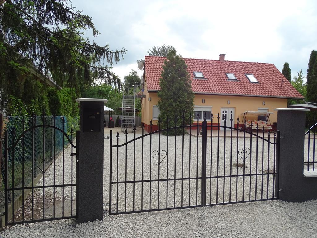 Dorothy Apartman Siofok Luaran gambar